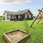 4 Star Holiday Home In Vaeggerlose Tatil Evi *