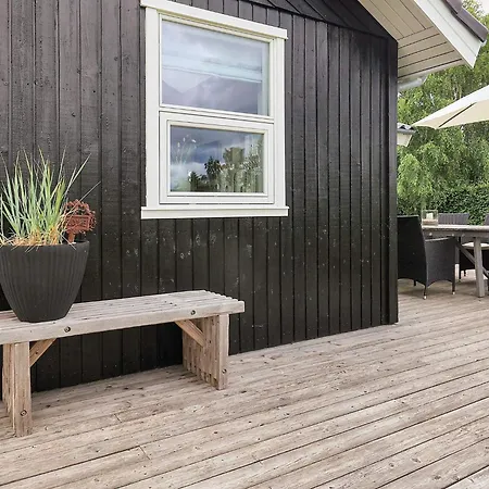 4 Star In Vaeggerlose Bøtø By