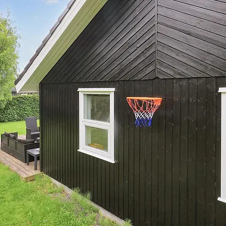 4 Star Holiday Home In Vaeggerlose *