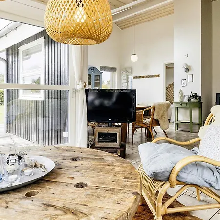 4 Star In Vaeggerlose Ferienhaus