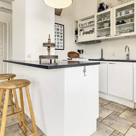 4 Star In Vaeggerlose Bøtø By