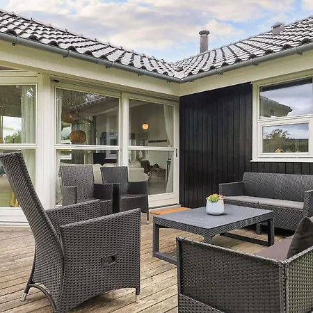 4 Star Holiday Home In Vaeggerlose *